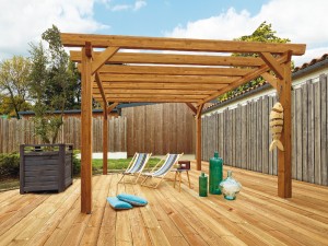 Pergola Albizia en Pin marron par imprégnation