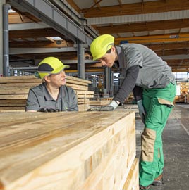 Métiers féminins industrie du bois Piveteaubois Site Piveteau à Ste Florence